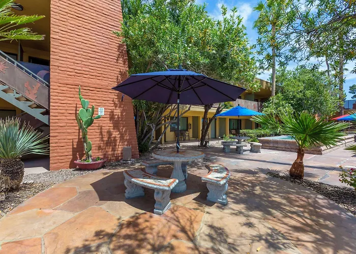 Motel: Royal Sun Hotel & Suites